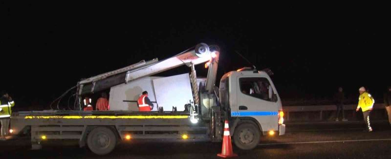 Ankara’da yabancı uyrukluları taşıyan araç kaza yaptı: 21 yaralı
