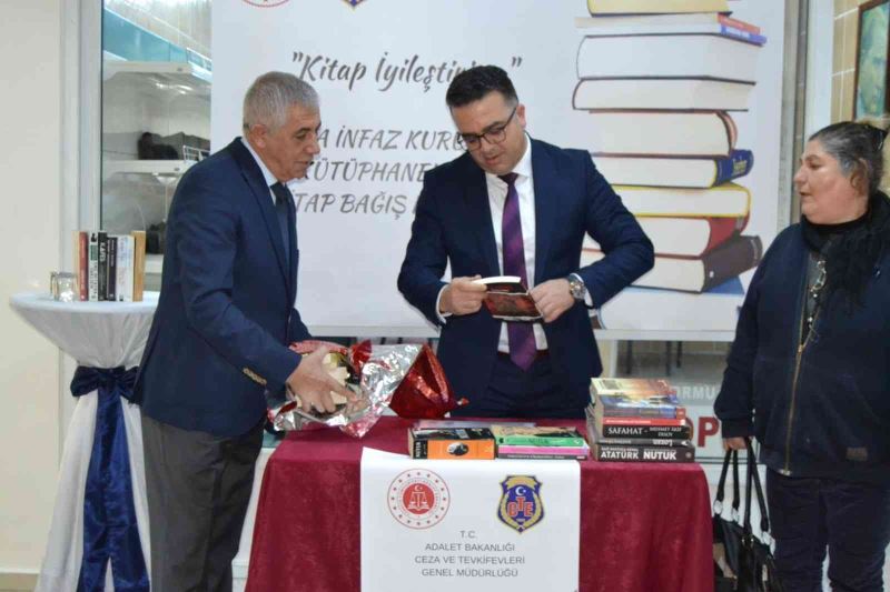 Manisa’da “Kitap iyileştirir” kampanyası başladı
