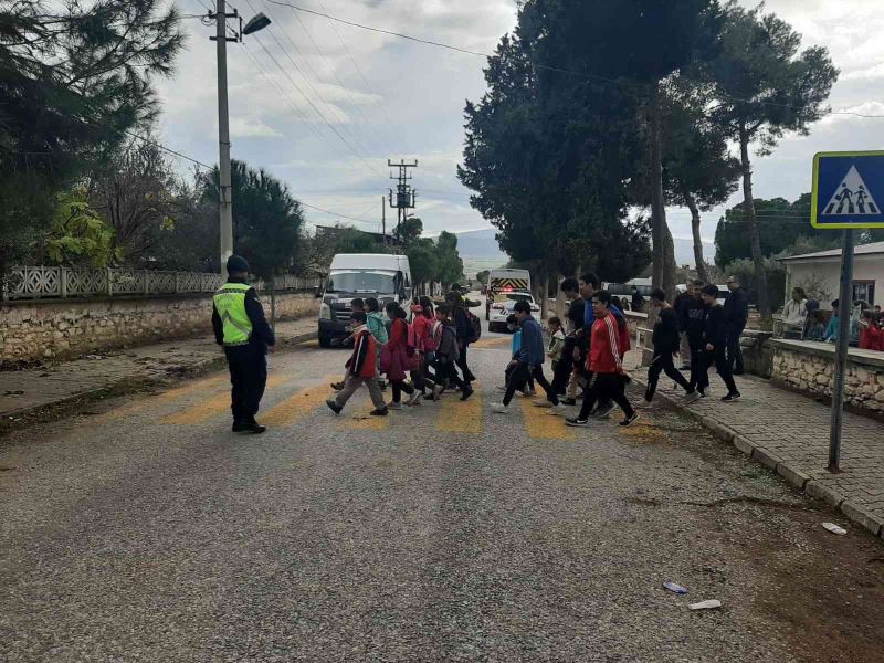 Aydın’da yaya önceliği faaliyeti gerçekleştirildi
