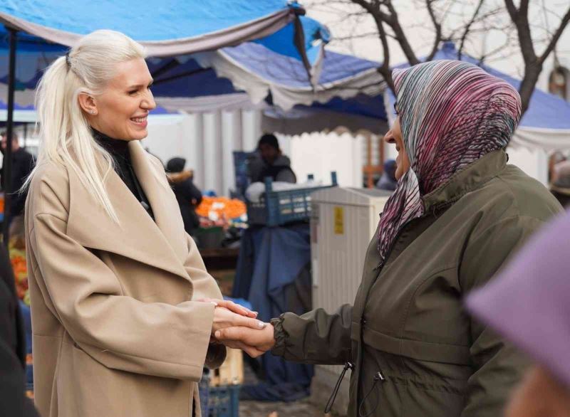 Mahalle sakinlerinin taleplerini dinledi
