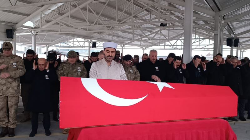 Elbab şehidi Kurt, dualarla memleketine uğurlandı
