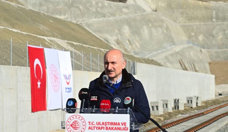 ULAŞTIRMA VE ALTYAPI BAKANI KARAİSMAİLOĞLU: ANKARA-SİVAS HATTI TÜRKİYE’NİN AYDINLIK GELECEĞİNİN EN ÖNEMLİ NİŞANELERİNDEN BİRİ