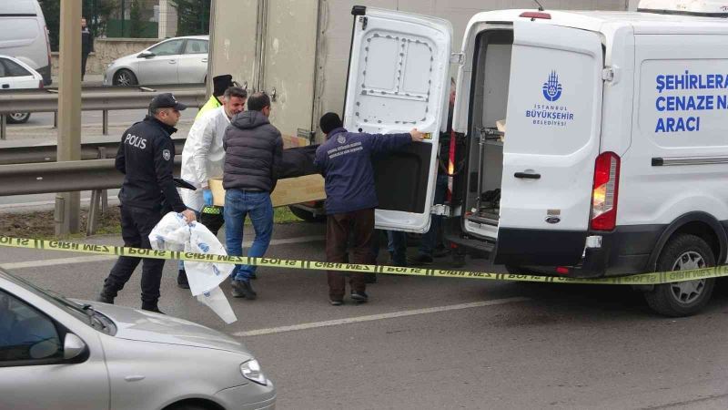 Pendik’te seyir halindeyken kalp krizi geçiren sürücü hayatını kaybetti
