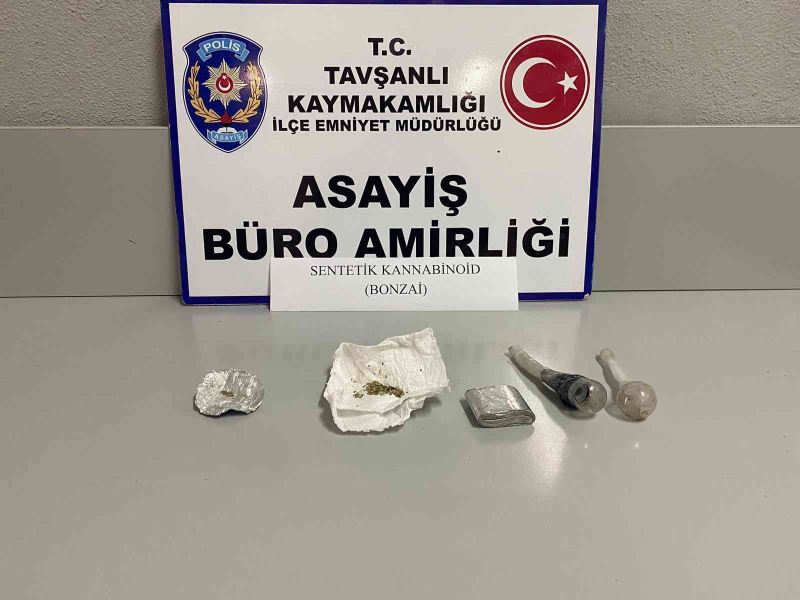 Tavşanlı’da 2.43 gram bonzai ele geçirildi
