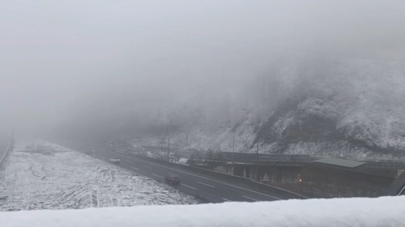 Bolu Dağı’nda sis ve karla karışık yağmur etkili oluyor
