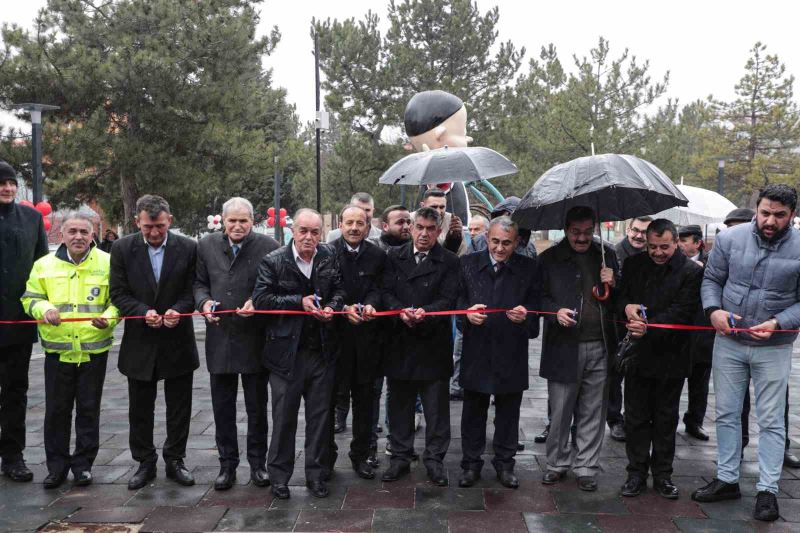 Kütahya’da İsmail Hakkı Uzunçarşılı ve Gültepe parkları halkın hizmetine sunuldu
