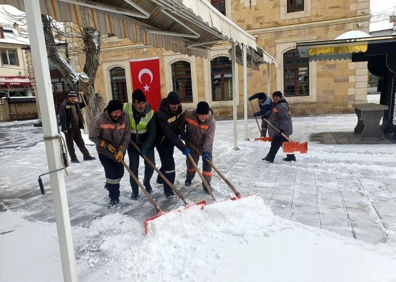 Bayburt’ta karla mücadele çalışması
