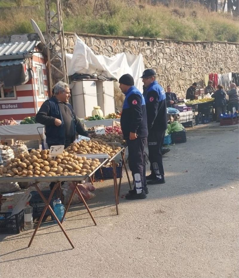 Zabıta pazarlarda fiyat denetimi yaptı
