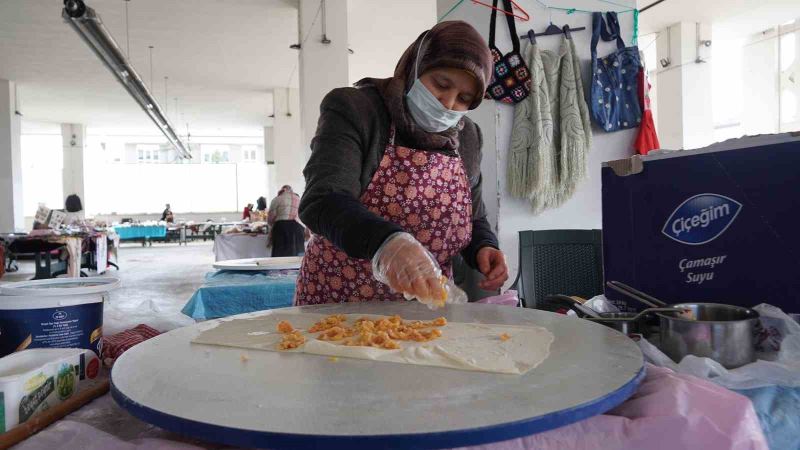 Maharetli kadınlar üretip kazanıyor