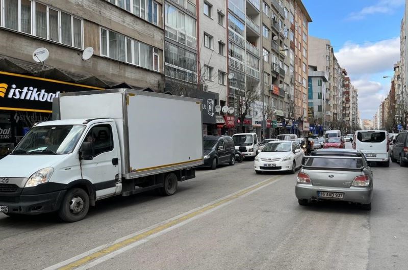 Kent merkezinde trafik problemi her geçen gün artıyor
