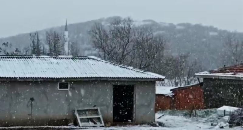 Özlenen kar yurda giriş yaptı: Edirne kısa sürede beyaza büründü
