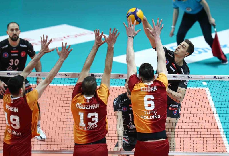 AXA Sigorta Efeler Ligi: Halkbank: 3 - Galatasaray HDI Sigorta: 1
