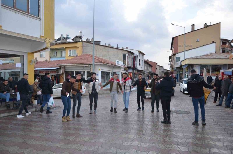 Eksi 10 derecede halaylı asker uğurlaması
