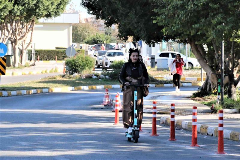 Antalya’da scooterlar 50 kilometre hızın üzerinde yollarda kullanılamayacak
