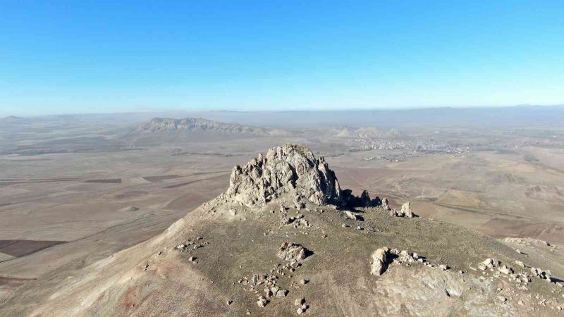 Tarihin değişimine şahit oldu, şimdiyse definecilere yeniliyor
