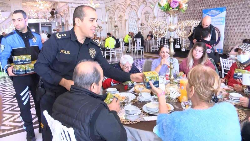 Kartal’da bakımevi sakinlerine yemekli özel davet
