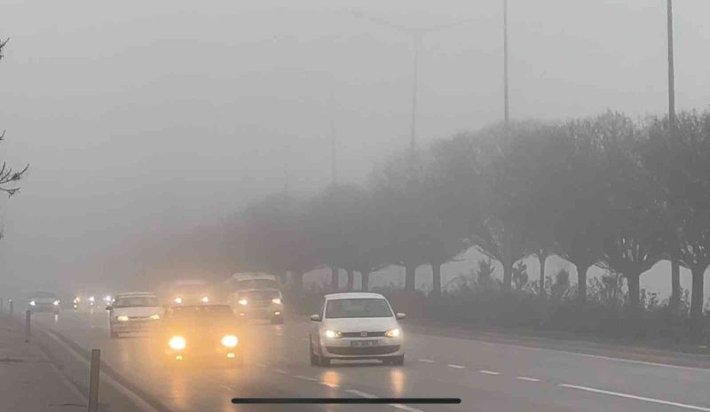 Afyonkarahisar’da sisli hava etkili oldu
