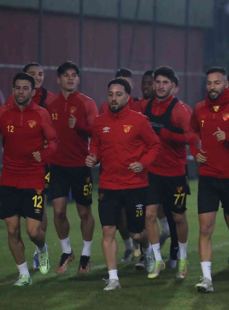 Göztepe, ikinci devre hazırlıklarına devam ediyor
