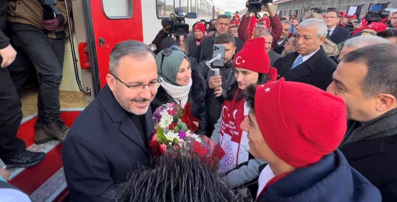 Bakan Kasapoğlu, şehitler diyarına Sarıkamış Ekspresi ile geldi
