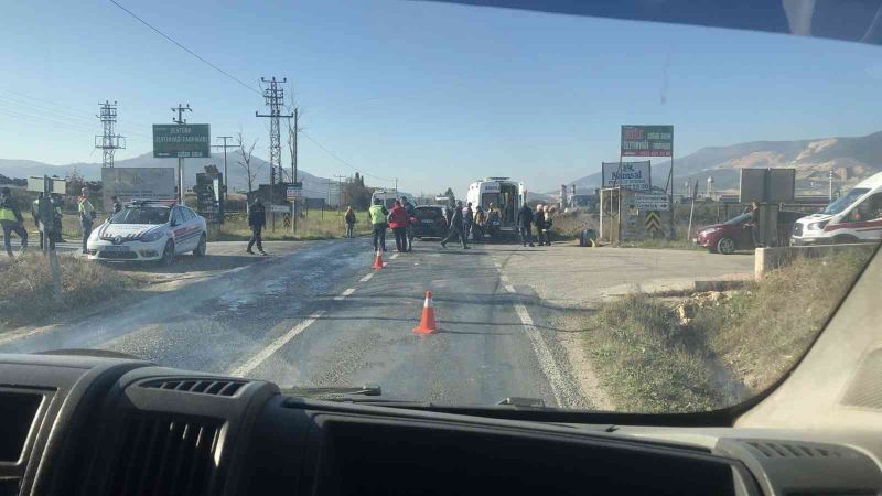 Bursa’da minibüs otomobille çarpıştı: 7 yaralı
