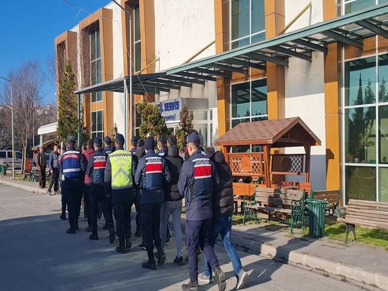 Balıkesir’de jandarmadan uyuşturucu ve organize suç operasyonu: 45 gözaltı
