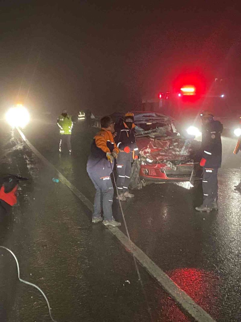 Eskişehir-Kütahya karayolunda zincirleme trafik kazaları: 4’ü ağır 17 yaralı
