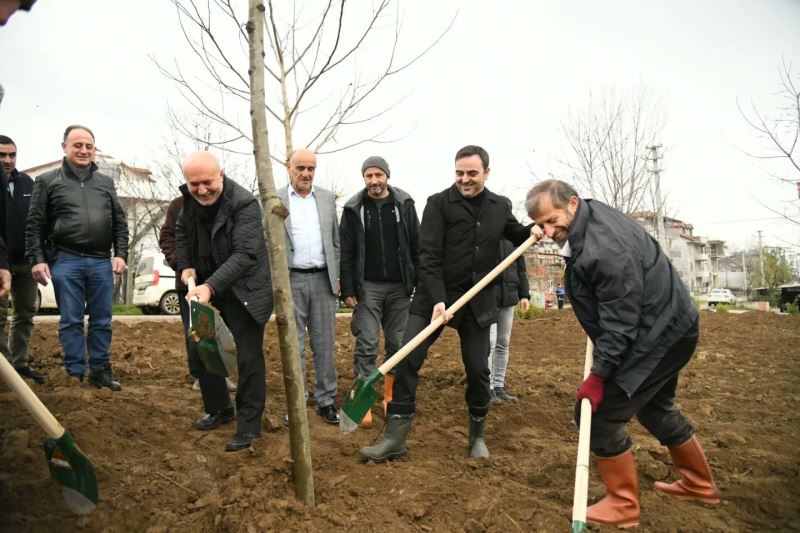 Başiskele’de fidanlar toprakla buluştu
