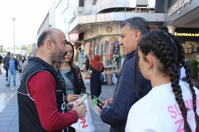 Polis Ekiplerinden Vatandaşlarımıza Uyuşturucu Bilgilendirmesi