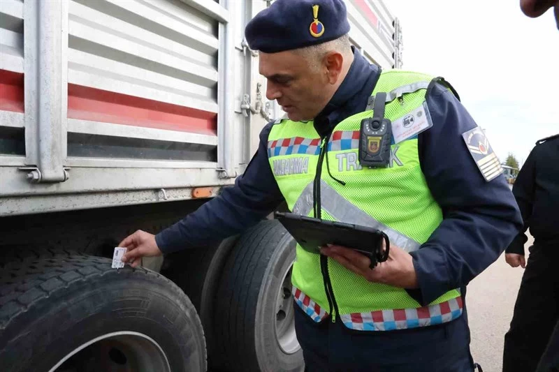 Jandarma Ekiplerinden ‘Kış lastiği’ Denetimi