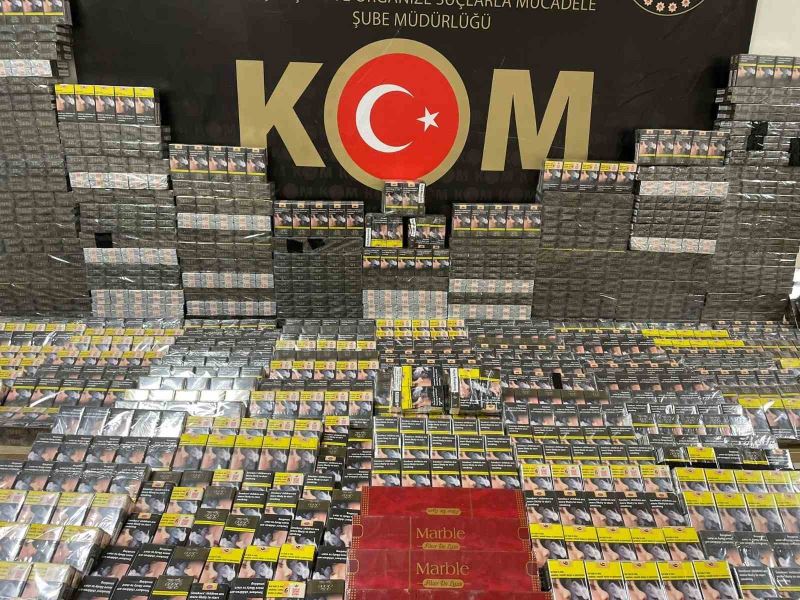 Tırda 2 bin 800 paket  kaçak sigara ele geçirildi
