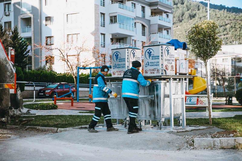 Merkezefendi’de yer altı çöp konteyneri 80 farklı noktaya yerleştirildi
