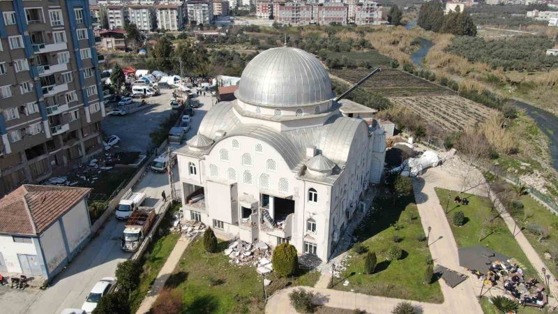 Hatay’da deprem sonrası camiler mahzun kaldı
