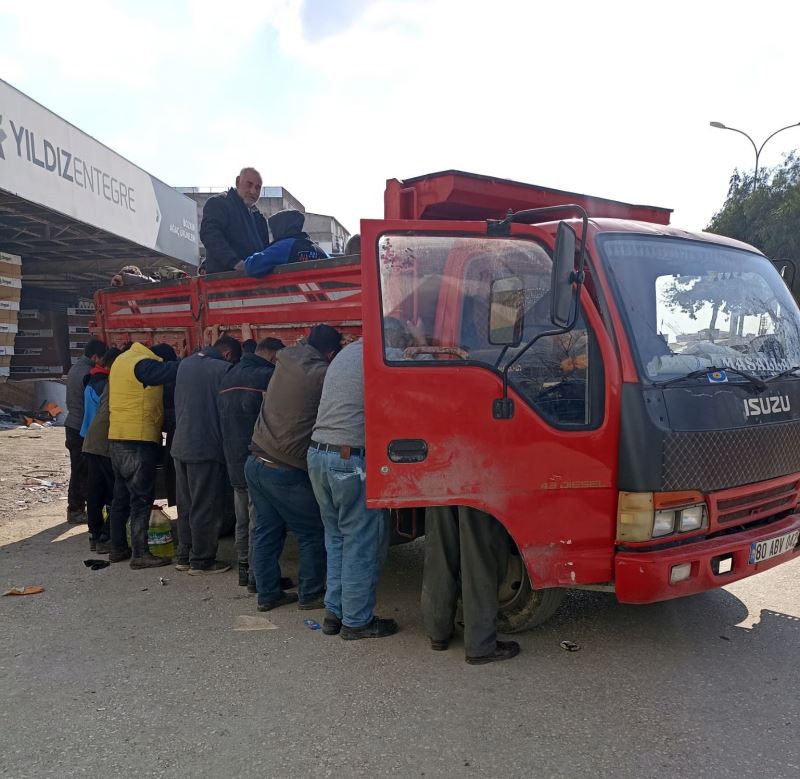 Hatay’da hırsızlık girişiminde bulunanlar Özel Harekat polisleri tarafından yakalandı
