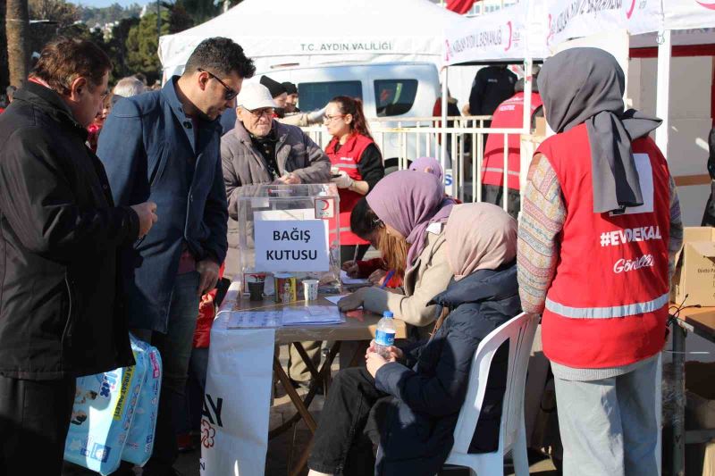 Aydınlıların depremzedeler için seferberliği 5’inci gününde de devam ediyor
