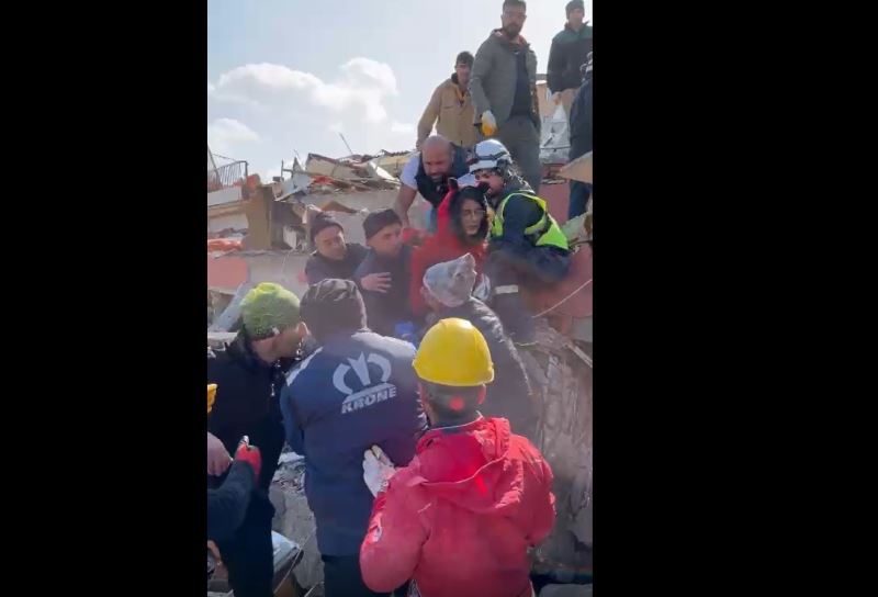 Hakkari’den giden öğretmenler 12 kişiyi kurtardı
