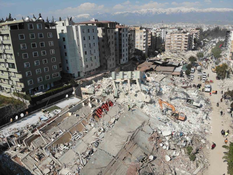 Hatay’da enkaz kaldırma çalışmaları havadan görüntülendi
