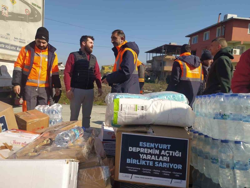 Yardımlar depremzedelere ulaştırılıyor
