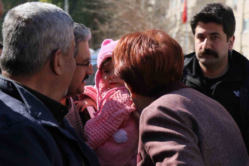 Akşener Osmaniye’de depremzedeleri hastanede ziyaret etti
