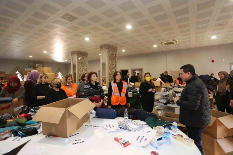 Kepez Sosyal Yardım Merkezi’nden depremzedeler için yardım kampanyası
