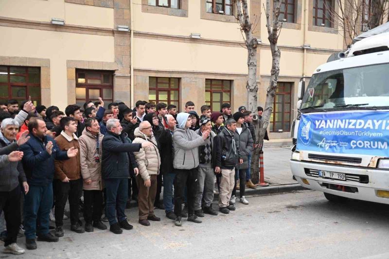 Başkan Aşgın’dan leblebicilere çağrı: “Deprem bölgesine 100’er gramlık paketlerle leblebi gönderelim”
