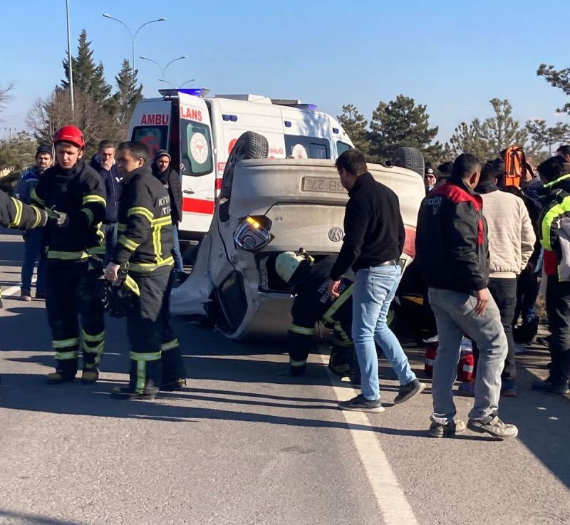 Kütahya’da otomobil takla attı: 2 yaralı
