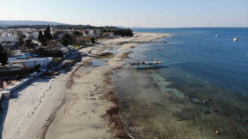 Çanakkale’de deniz 20 metre çekildi
