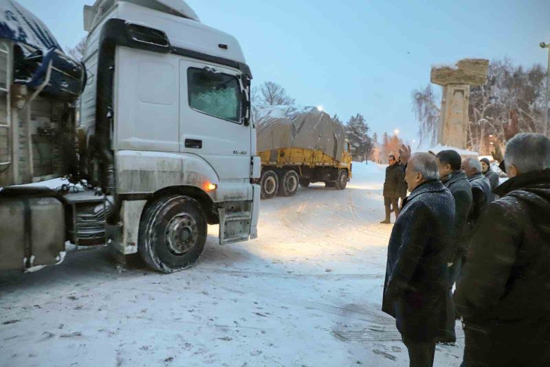 Atatürk Üniversitesi, deprem bölgesine desteğini sürdürüyor
