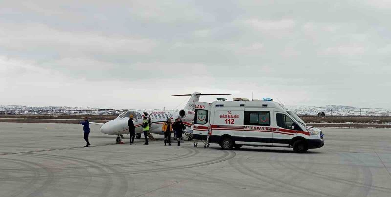 Enkaz altından 11 gün sonra kurtarılan Aleyna, ambulans uçakla Ankara’ya getirildi
