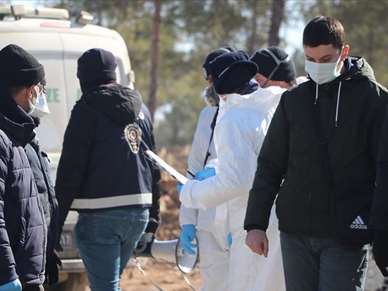 Depremde Yaşamını Yitirenlerin Kimlikleri Kriminal Tekniklerle Belirleniyor