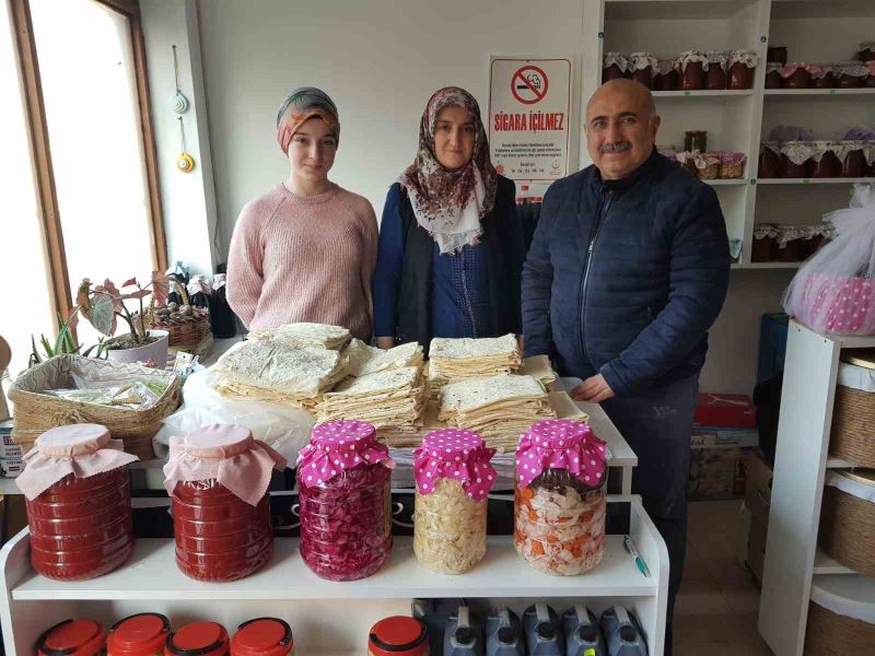 Ev hanımlarından deprem bölgesine imece usulü yardım
