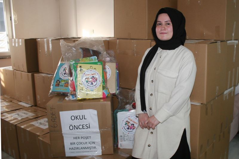 Öğretmenler, depremden etkilenen çocuklar için oyun paketleri hazırladılar
