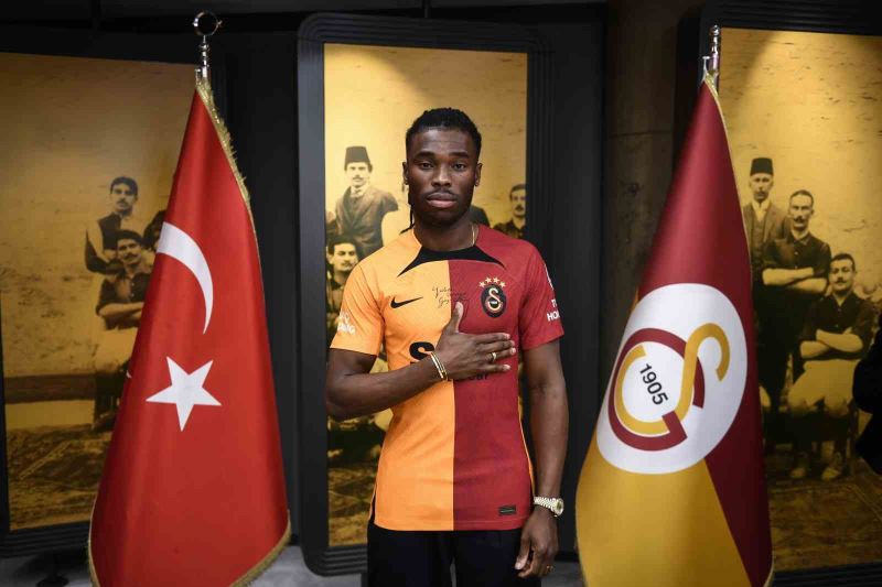 Sam Adekugbe, Galatasaray’ın ilk Kanadalı futbolcusu oldu
