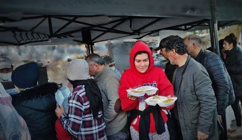 BUYSAD üyelerinden hazır yemek ve mobil mutfak desteği
