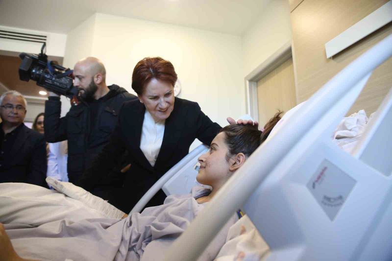 Akşener, Adana’da depremde yaralananları ziyaret etti
